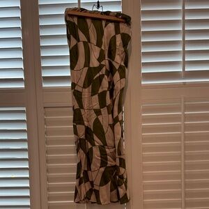 Green and White Leaf Pattern Skirt